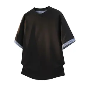 Men’s patchwork plaid short-sleeve T-shirt for summer, loose casual athletic fit, breathable crew neck; unisex design; suitable for everyday wear; clean, minimalist style.