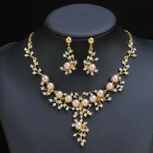 3PCS Pearl Necklace Set Light Luxury Small Assorted Sweater Chain Alloy Jewelry with Elegant Design and Sparkling Stones