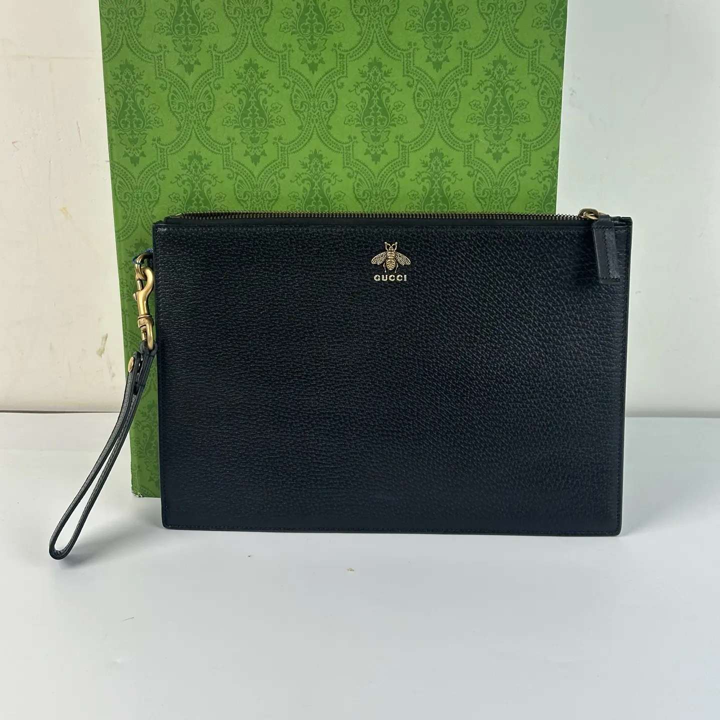 Pre-owned GUCCI BEE Clutch CC0153