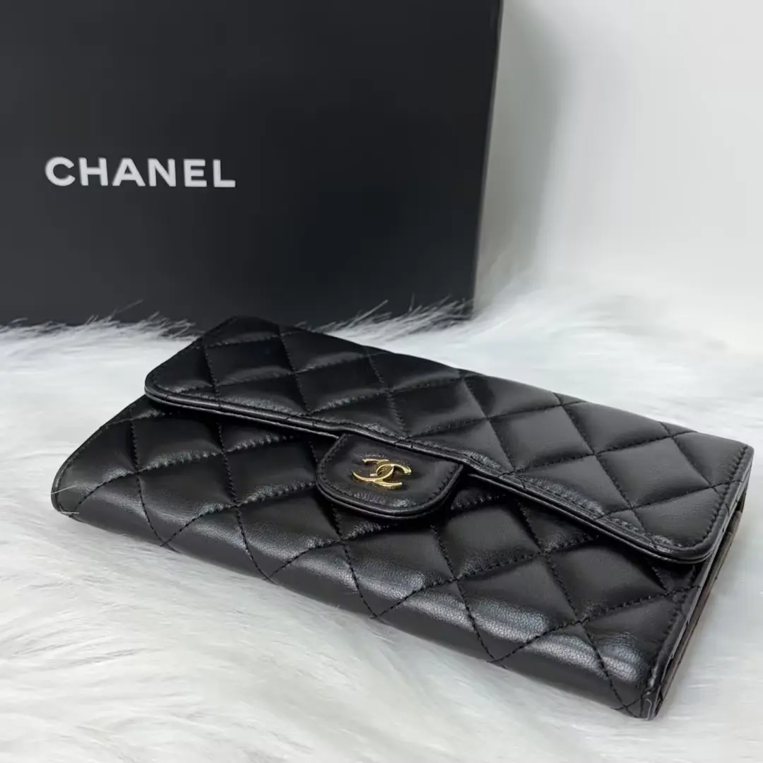 Pre-owned CHANEL Leather Mini bags Classic Flap Wallet