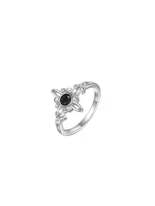 Women's Celtic Triquetra Ring, Witchcraft and Pagan Symbol, Mystical Healing Accessory for Daily Wear