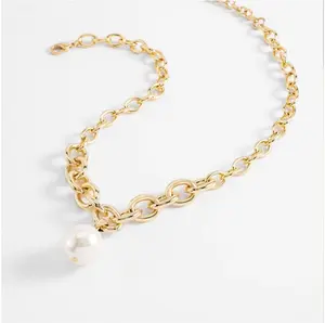 Collar de baño de oro de 18k, con cadena gruesa y perla colgante. Codigo 326162