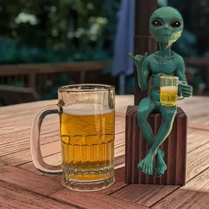 Alien Design Beer Drinking Statue, 1 Box Fun & Humorous Outer Space Room Decor, Alien Figurine with Beer Mug, Decorative Figurines Ideal Gift for Sci-Fi Fans, Ornaments