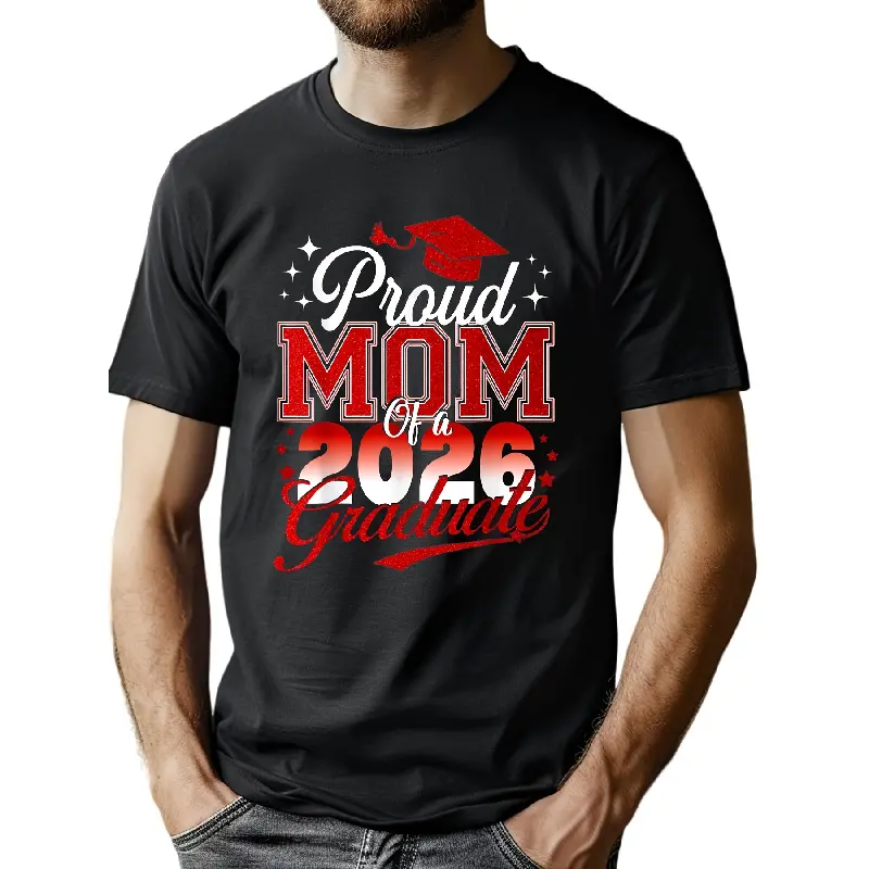 Men's Oversized 2026 Graduation Proud Mom of a Graduate Menswear Casual T-Shirt - Bold Red & Black Cap & Diploma Design, 180gsm Heavyweight Short-Sleeve Round Neck, Senior Year Celebration Gift Graphic Tees Tshirt