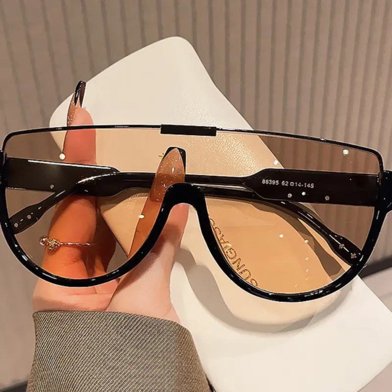 Unisex Vintage Trendy Large Frame Sunglasses, Retro Sunglasses for Everyday Use, Fashion Accessories for Outdoor Activities, Trendy Shades, Stylish Glasses