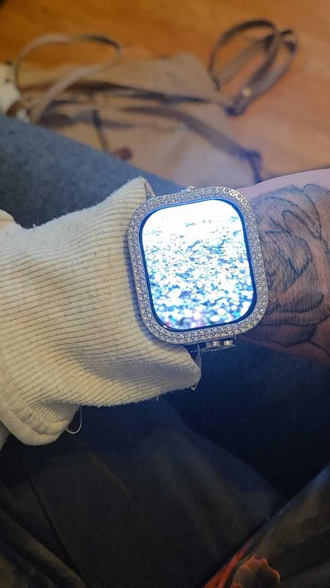 Item: Silver with 3straps