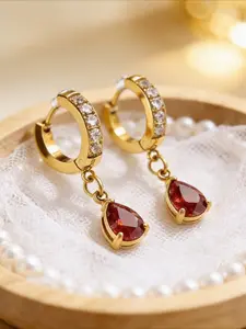 1pair 0.5 Carat Stainless Steel Golden Teardrop Red Synthetic Moissanite Earrings, Ideal for Wedding Engagement Promise, Perfect Jewelry Gift for Men and Women