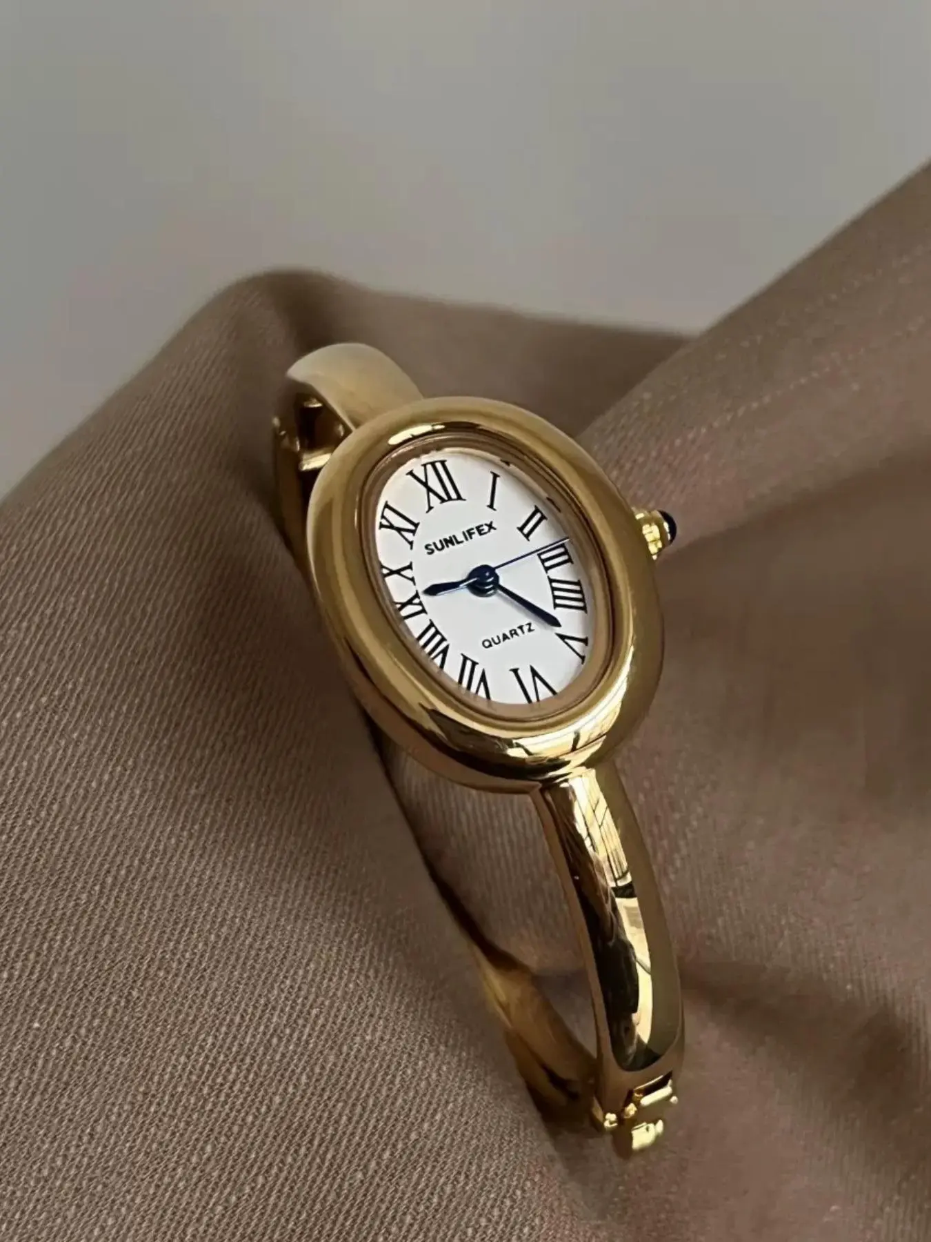Women's Elegant Oval Dial Quartz Watch, Fashionable Casual Wristwatch for Women and Girls, Trendy Versatile Watch with Gift Box, Ideal Birthday Gift