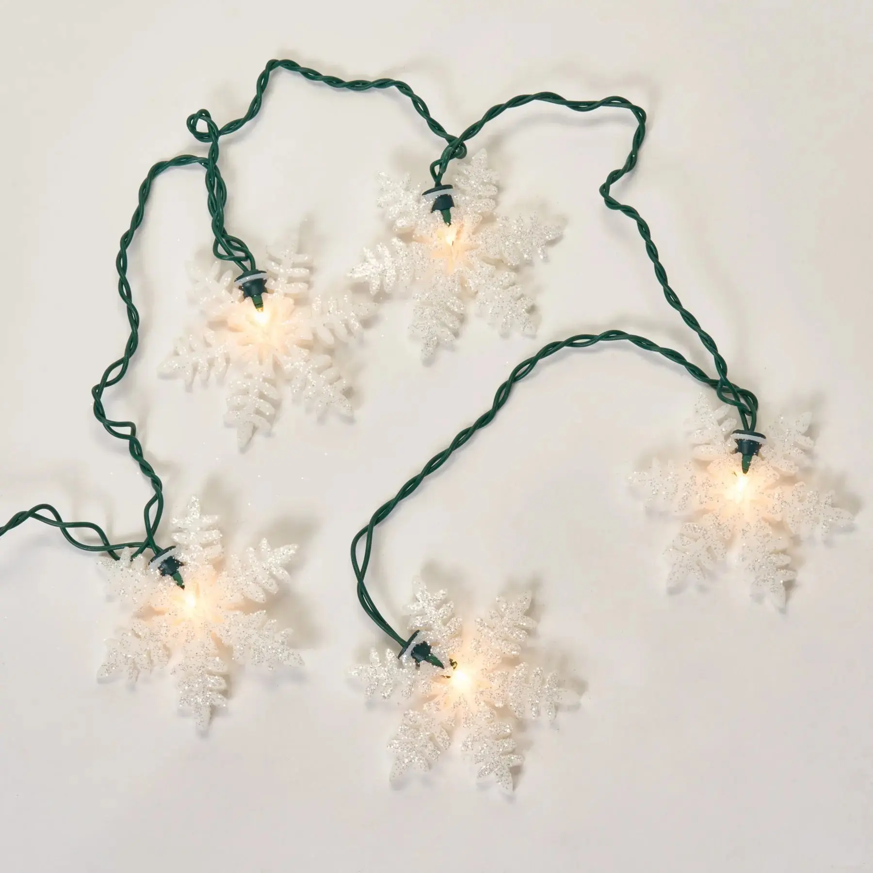 White Glitter Snowflake Cutout 10-String Christmas Party Light Strand Set with 36-inch Green Lead Wire, Festive Decoration, Home Ornament, Room Decorations, Wall Hanging for Apartment Decorating