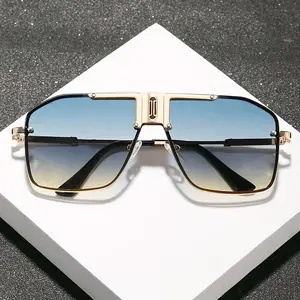 Large-sized square gradient lens sunglasses - Fashionable integrated design, decorated with golden tones, suitable for casual outfits fashion