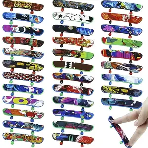 10 Mini Finger Skateboarding Finger Skateboarding Toys Birthday Party Gifts Props Decorative Colors Randomly Suitable for Halloween, Christmas Gifts Reward Children Gifts