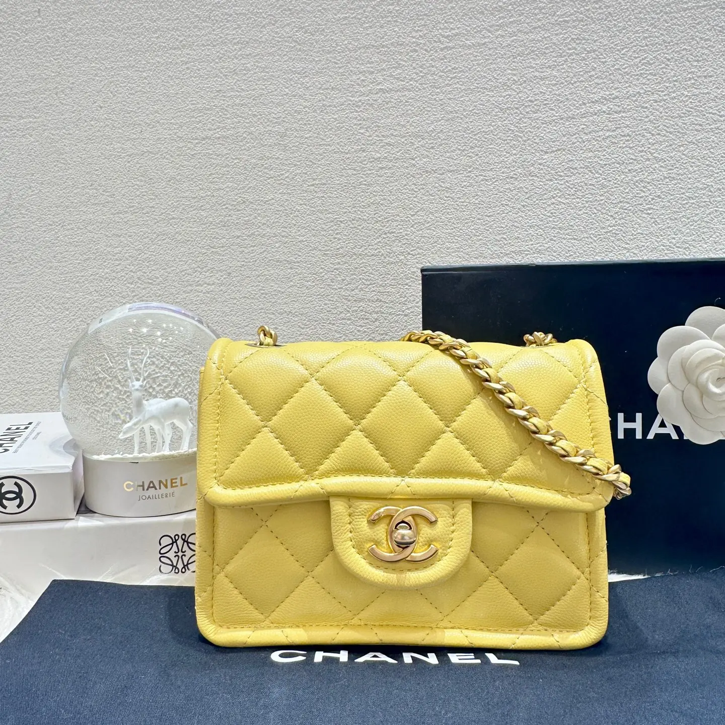 Pre-owned CHANEL classic flap caviar gold tone mini shoulder bag