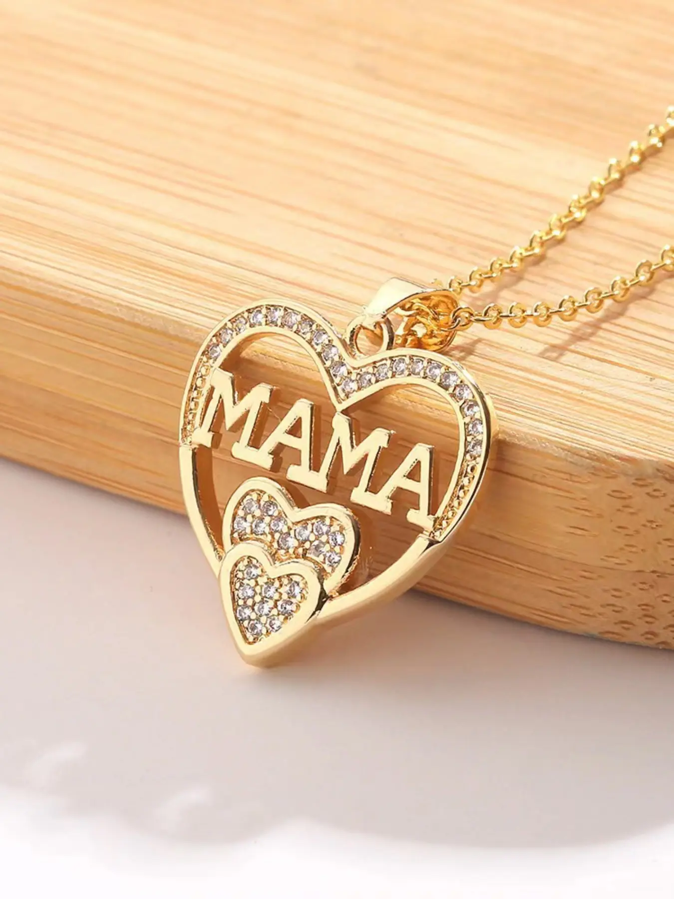 Elegant Water Drill Heart Letter Mam Pendant Necklace, Mother's Day Gift for Women, Stylish Jewelry for Special Occasions