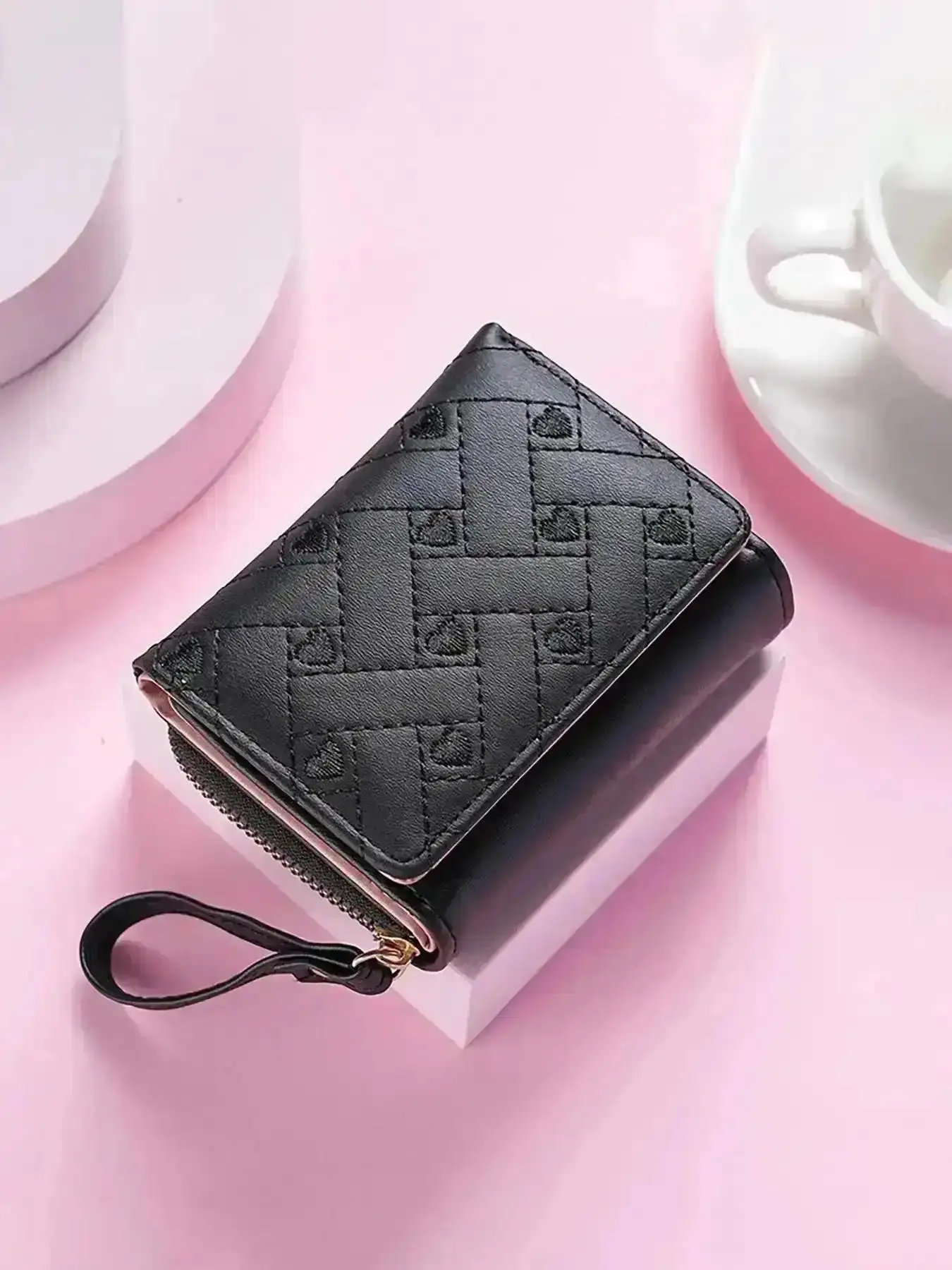 Cute Women's PU Leather Quilted Wallet with Heart Embroidery Small Zipper Purse Credit Card Holder Coin Pocket ID Window Gift Bifold Wallets Soft Premium Elegant Fashionable Casual Durable Versatile Breathable