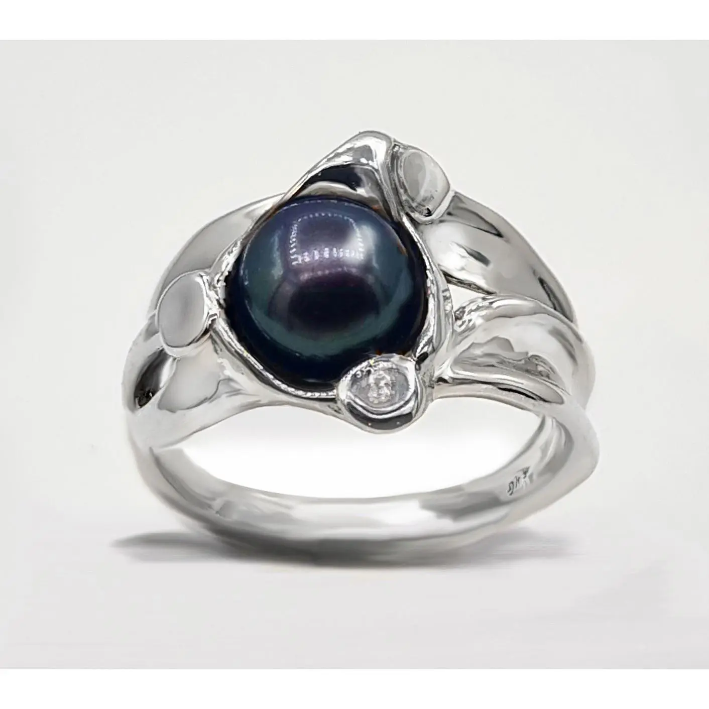 Hagit Sterling Silver Cultured Pearl Seaweed Ring