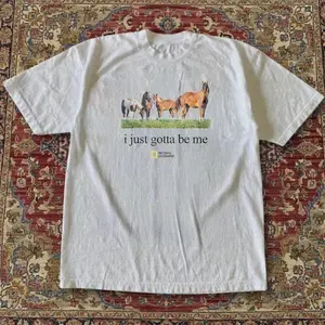 Gildan Men's And Women's T-Shirt, National Geographic Horses Graphic Tee - "I just gotta be me" White Wild Animals T-shirt, Animal Tee, Unisex Vintage Graphic Tees Gothic Grunge Y2k Emo Scene Amity Affliction Style Clothes Men Women Streetwear Summer