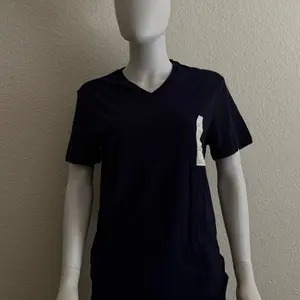 Goodfellow & Co The Every Wear Tee Men's Navy V-Neck Cotton T-Shirt Size S Comfortable Everyday Wear