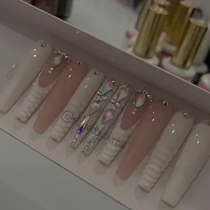 Pearly White Press On Nails