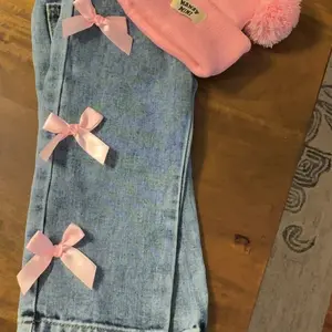 Cute Bowknot Jeans for Baby Girls, Light-Wash Wide-Leg Denim with Elastic Waist, Casual Fashion, Perfect for Daily Wear