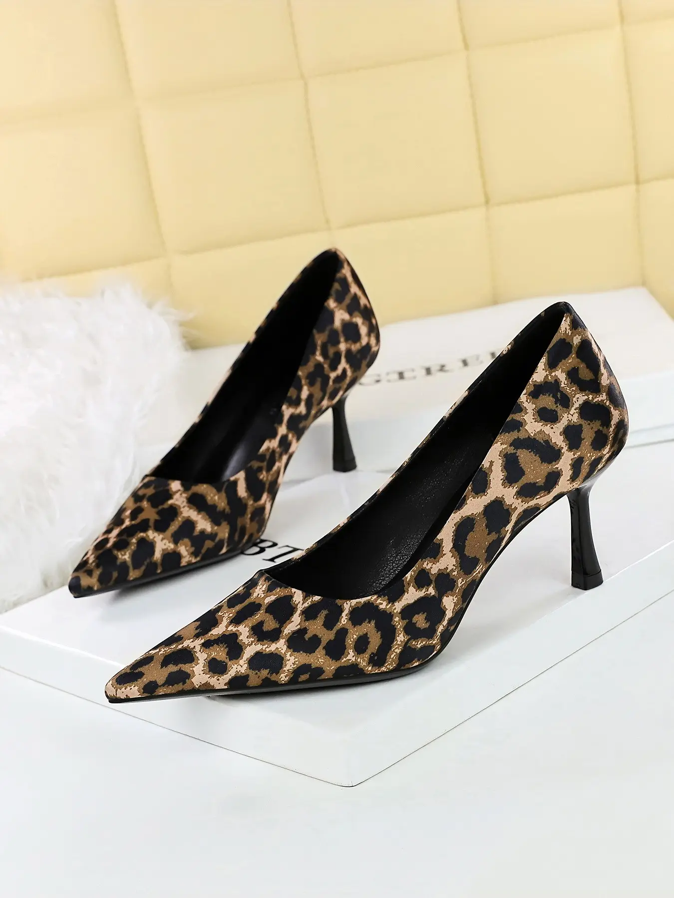 Cheetah Print Pointed Toe Stiletto Heels, Fleece-Backed Velvet, Eye-Catching Design, Perfect for Commuting & Streetwear, All Seasons