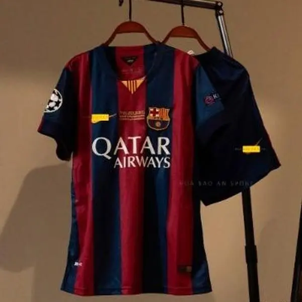The classic Catalonia 2015 kit with red and blue horizontal stripes, a version for fans of the treble era - FULL LOGO