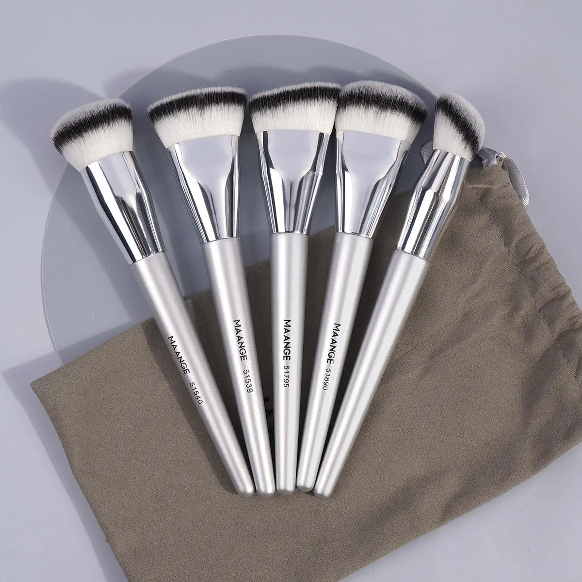 Makeup Brush Set with Storage Bag, 5 Counts/set Multi-functional Face Brush Set Makeup Brushes for Foundation, Blush, Loose Powder, Contour, Makeup Tools for Home, Multifunctional Makeup Brushes, Cosmetic Brush Set, Beauty Brush Set