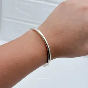 950 Silver Plain Tubular Bracelet with Secure Clasp for Any Occasion