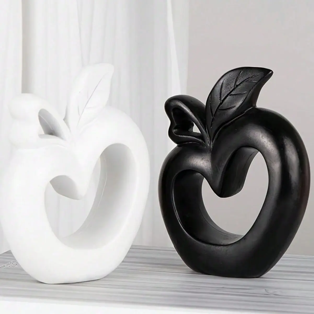 Creative Abstract Christmas Apple Heart Resin Craft Decorative Ornament, Home Decoration Gift Idea, Unique Artistic Design for Festive Season, Decorative Fruit Ornaments, Room Decoration Ornaments, Home Decor Piece, Decoration Items