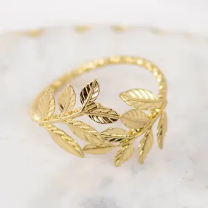 Laurel Wreath Napkin Ring – Matte Gold