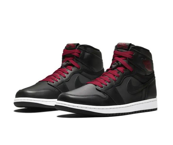Air Jordan 1 Mid Black Burgundy Laces Mid Top Sneakers Smooth Leather Retro Basketball Shoes Minimalist Black Casual Street Sneakers For Men Women
