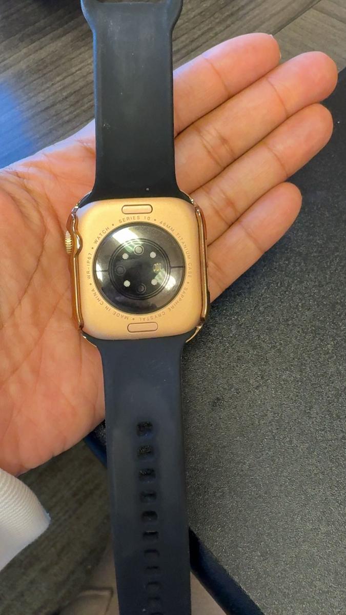 Item: Gold with 3straps