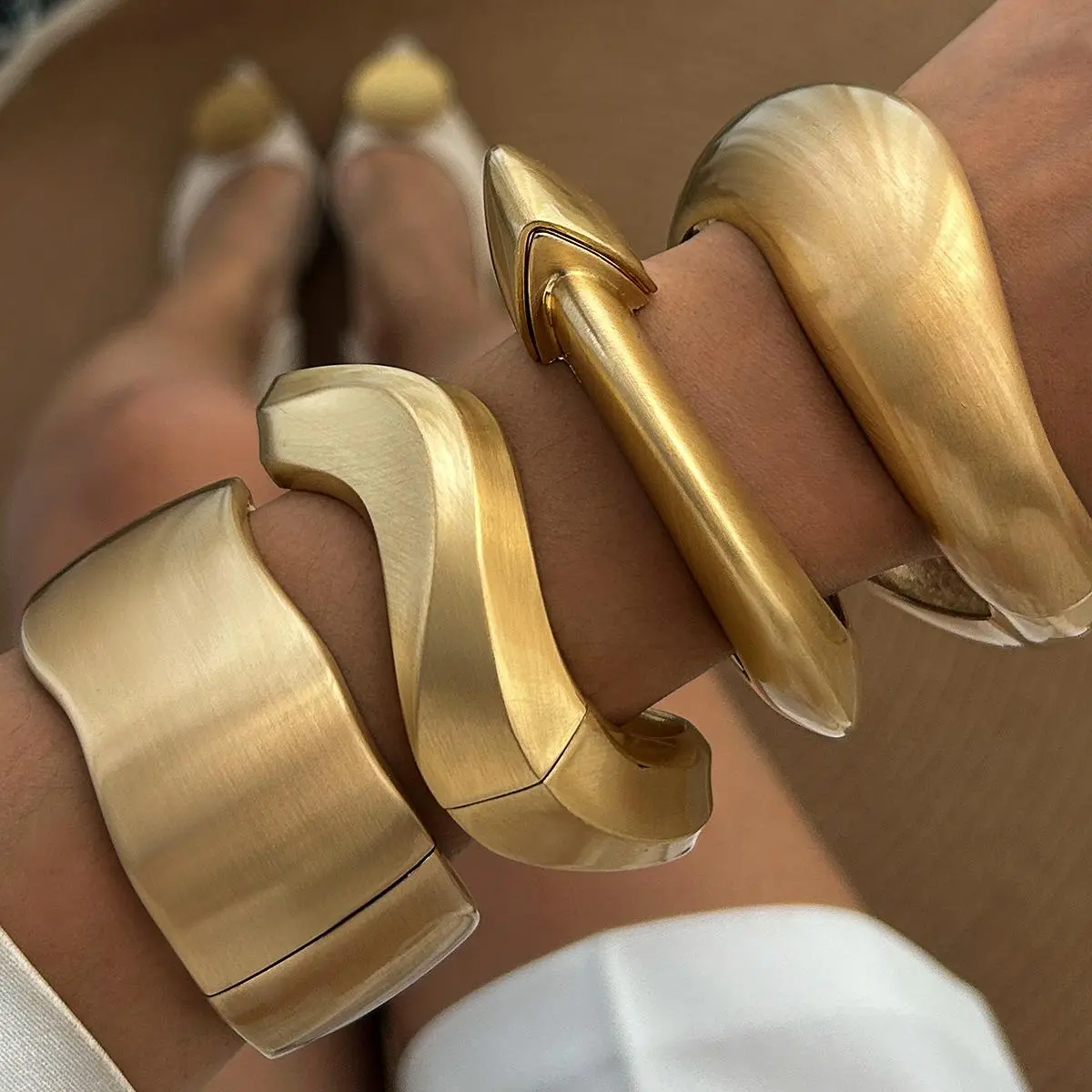 Chunky Heavy Metal Matte Wide Bangle for Women Gold Color Open Cuff Thick Irregular Wave Bangle Bracelet Femme Jewelry Manchette