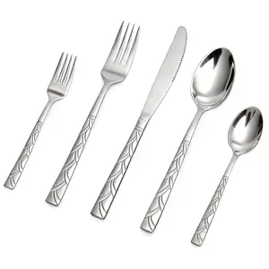 Titanium-Coated Flatware Set — Knife Fork Spoon Set with Dessert Forks & Teaspoons, No Metallic Taste, Durable & Food-Safe Tableware for Family Meals and Gifts
