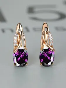 A pair of geometric design Statement earrings made of synthetic crystal zirconium, high-end vintage gold color, suitable for wearing at weddings and special occasions as a women's earring