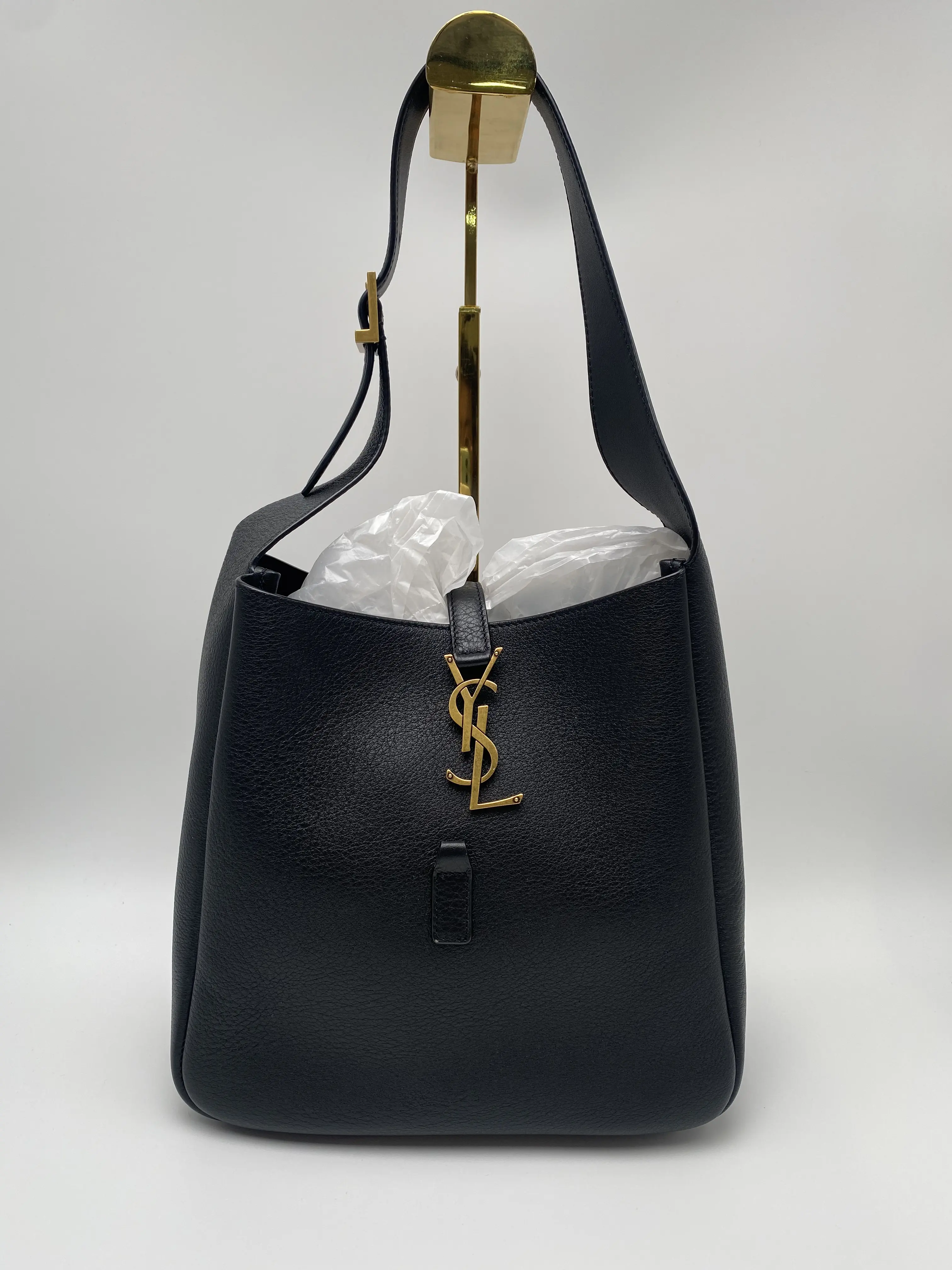 Pre-owned Yves Saint Laurent YSL Sac Le A Black Grain Leather Hobo Shoulder Bag Gold Logo