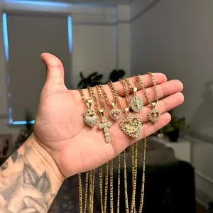PICK NECKLACE ON LIVE