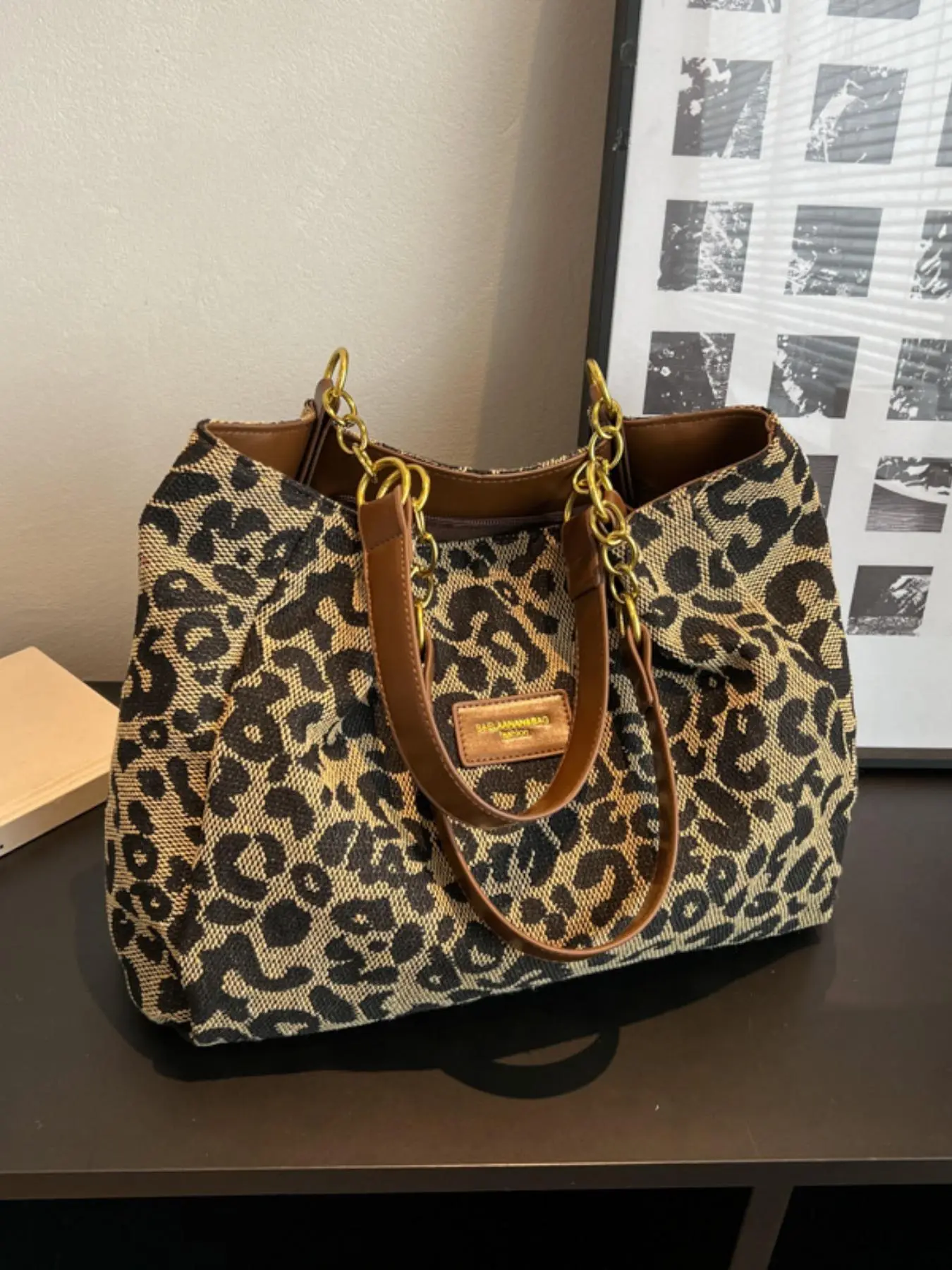 Fashion Leopard Pattern Tote Bag, Lightweight and Versatile Shoulder Bag, Casual Large Capacity Commuting Bag, Shopping Bag, Solid Color Bag, Casual Trendy Bag, Stylish Versatile Bag, Casual Commuter Bag