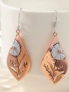 Vintage Artistic Carved Flower Earrings, Elegant Teardrop Dangle Earrings, Women's Everyday Holiday Jewelry Accessories, High Quality Earrings, Copper Material, Vintage Floral Carvings