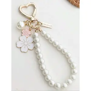 SleekHush Elegant Flower Design Beaded Keychain, Faux Pearl Decorated Lightweight Keychain for Women & Girls, Fashion Accessories for Daily Use, Trendy All-match & Exquisite Keychain for Birthday Gift, Charm, Cute Keychain
