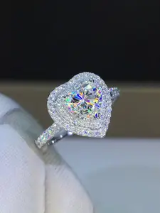 1 PC White Love Heart Zircon Rings, Heart Shaped Engagement Ring for Women Engagement Wedding Ring Ladies Jewelry for Party Daily Clothing Decor Accessories as Anniversary Birthday Gift for Girlfriend