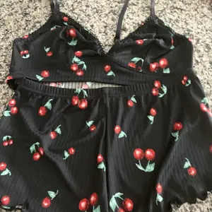 Women's Wireless Bra & Lettuce Trim Shorts Underwear Set, Summer Outfits 2024, Adjustable Strap Bra & Elastic Waist Shorts, Soft Comfy Breathable Underwear Set for Women