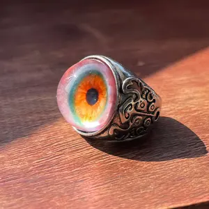Alien & Area 51 Themed Decorations,Exaggerated Realistic Blood-Red Eyeball Open Ring, Powerful Vintage Curtain Eye Ring, Unisex Halloween Gaze Ring