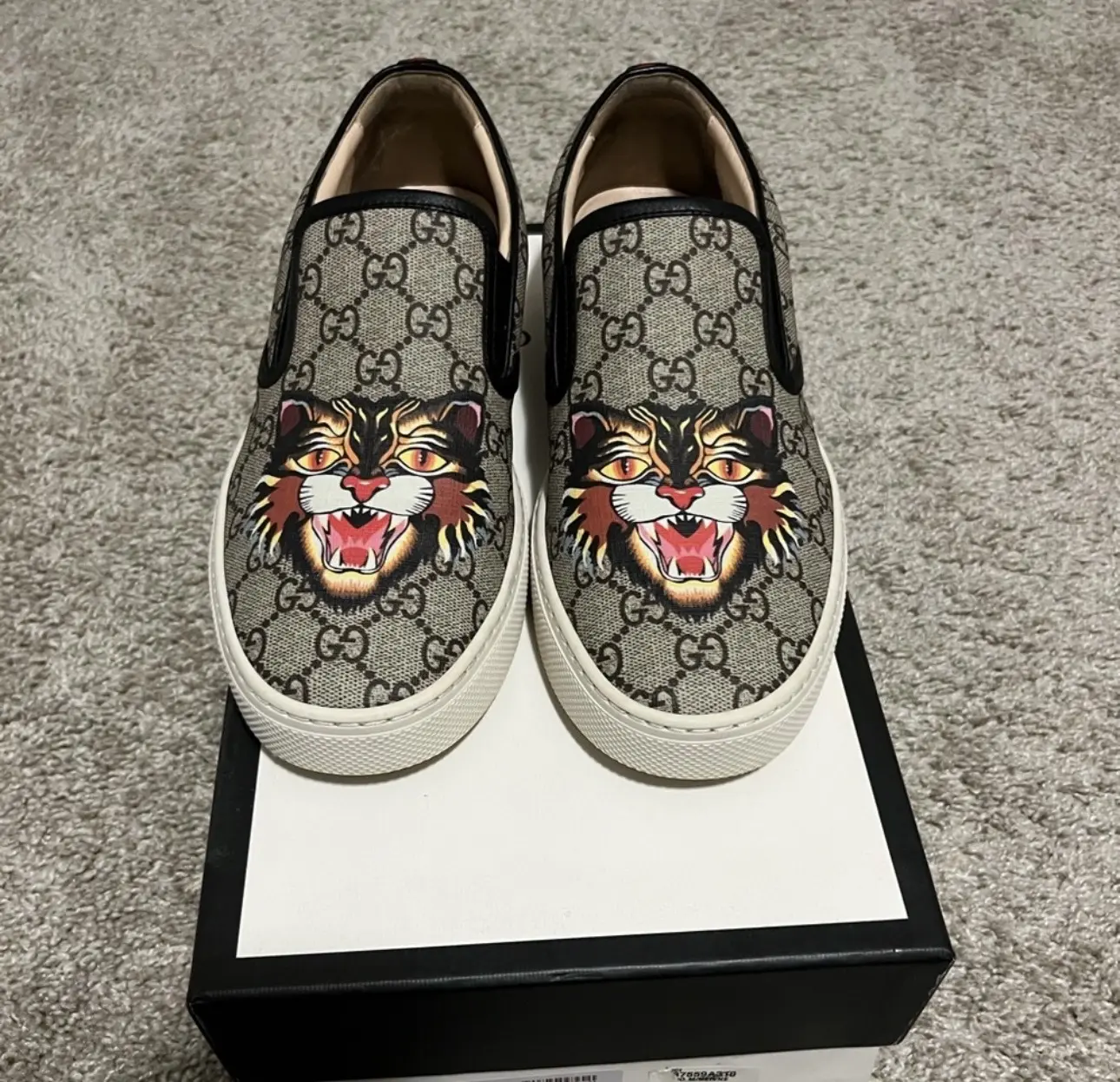 Size 9 Men’s Gucci sneakers Size 9 Men’s Gucci sneakers