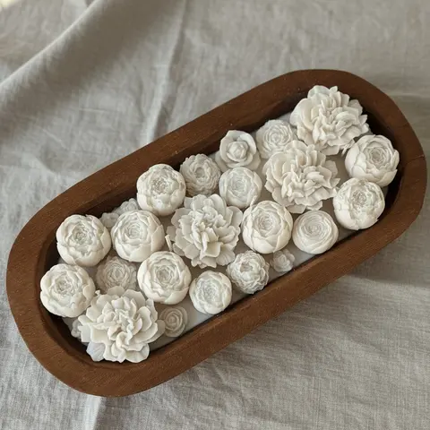 UNIQUE FLOWER BED SOY CANDLE