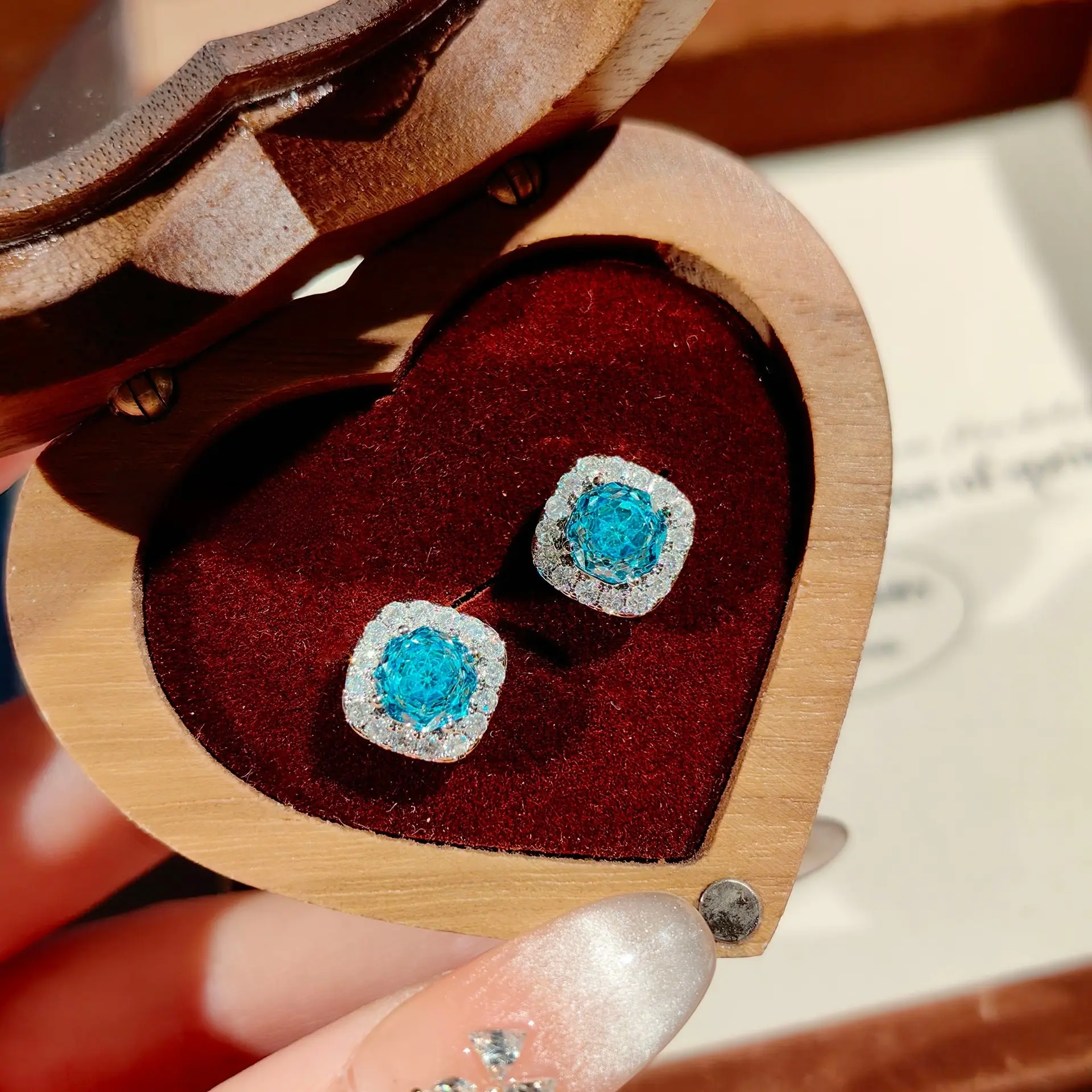 Ocean Blue Diamond Earrings [Pair Price]