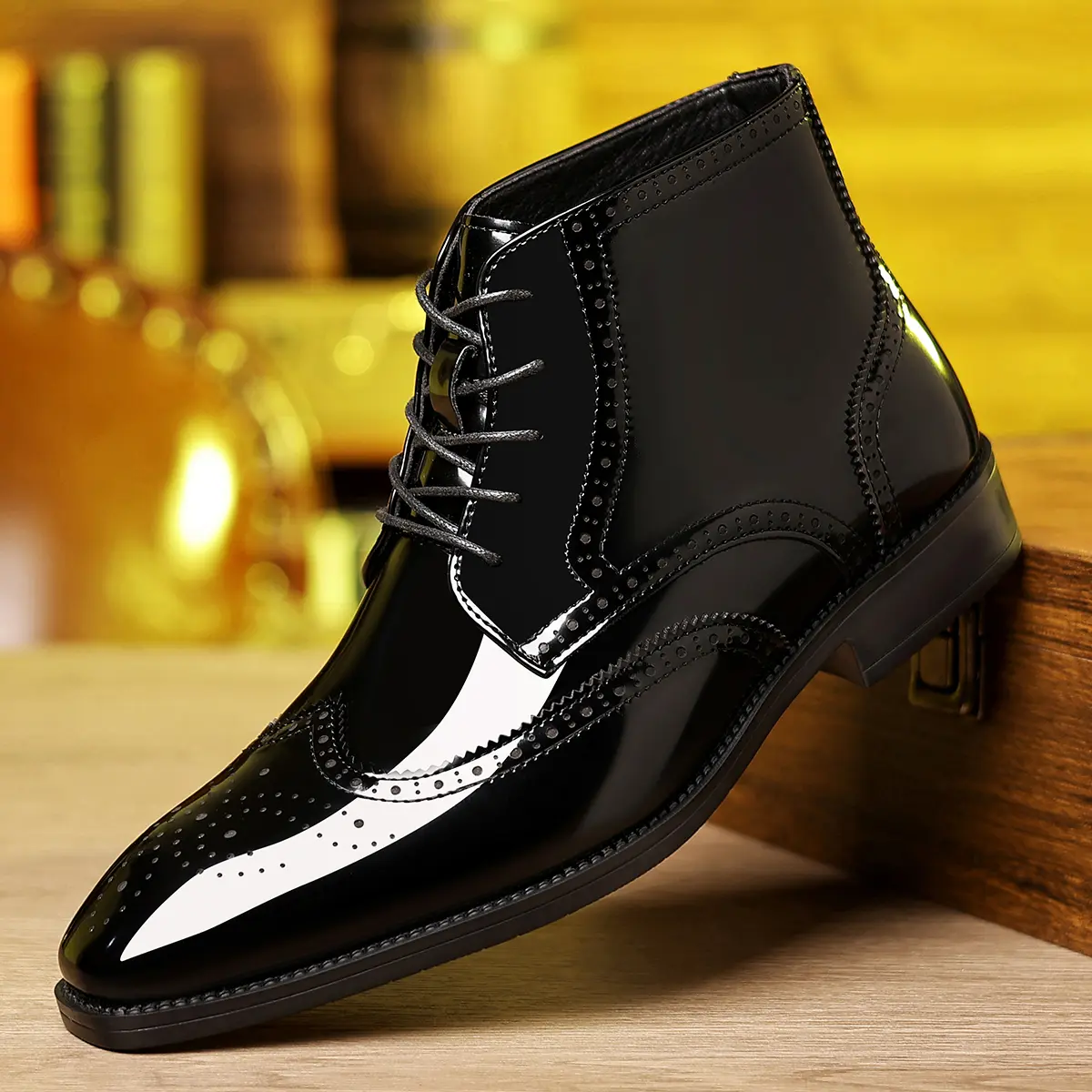 Men's Oxford Shoes - Premium Classic Leather Formal Footwear, Closed-Toe Polished Wingtip Design for Work, Office Use