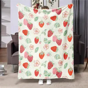 Strawberry Pattern Flannel Blanket, 1 Count Soft Throw Blanket, Air-conditioned Room Blanket, Warm Nap Blanket for Home Office Travel.Thin Blanket Dream Workshop
