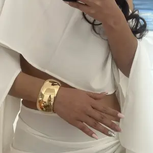 Élan Clasic Chunky Bangle