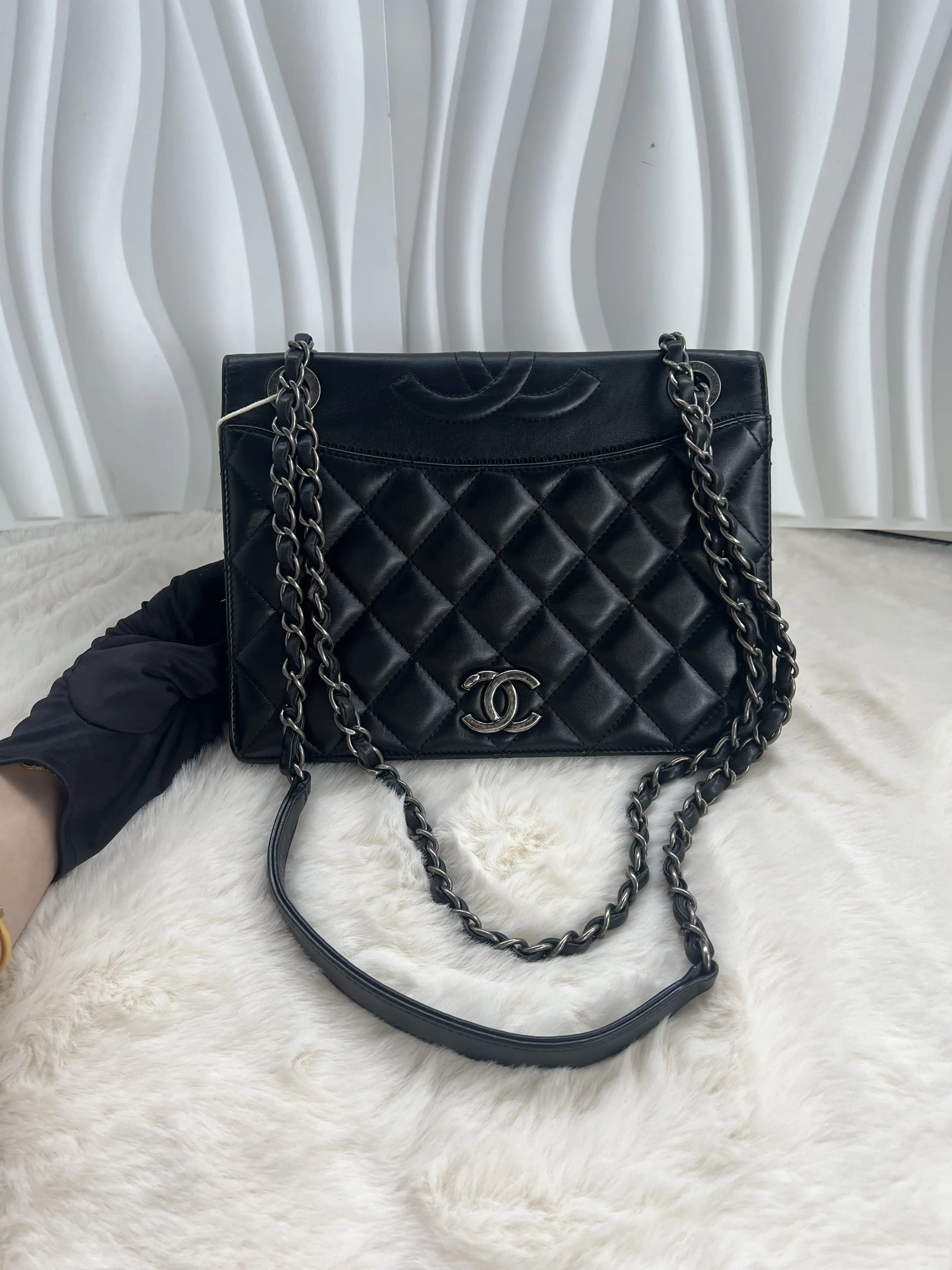 Pre-owned CHANEL Leather Shoulder Bags Embossed Big CC Quilted Chain Bag Black JM MM0009