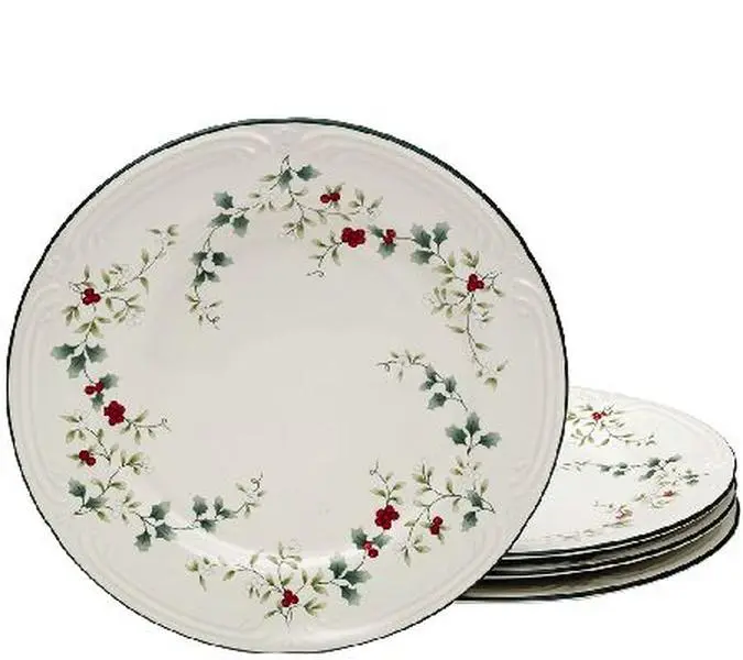 Pfaltzgraff Winterberry Dinner Plates, Set of 4 Pfaltzgraff Winterberry Dinner Plates, Set of 4